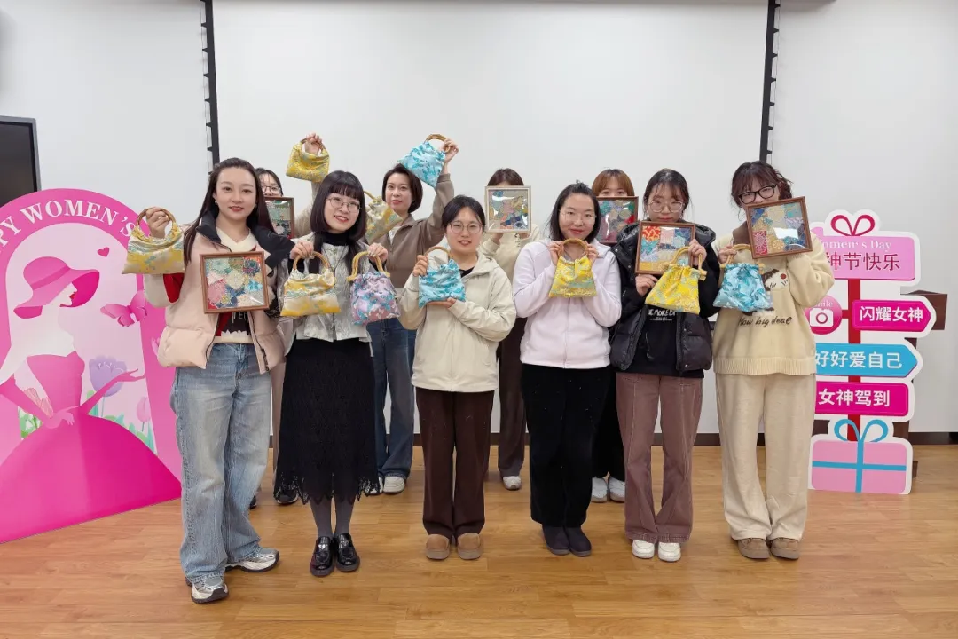 afbb292a6e1a4167bab0e170a26b0f03